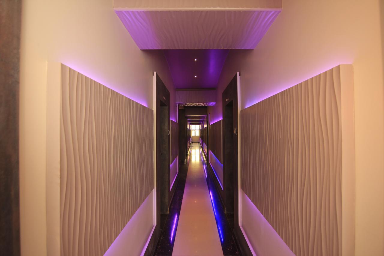 Hotel Sai Dharam Palace Shirdi Εξωτερικό φωτογραφία