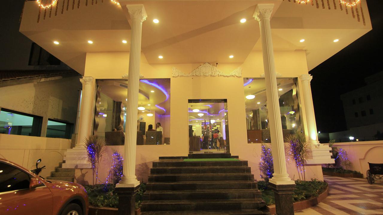Hotel Sai Dharam Palace Shirdi Εξωτερικό φωτογραφία