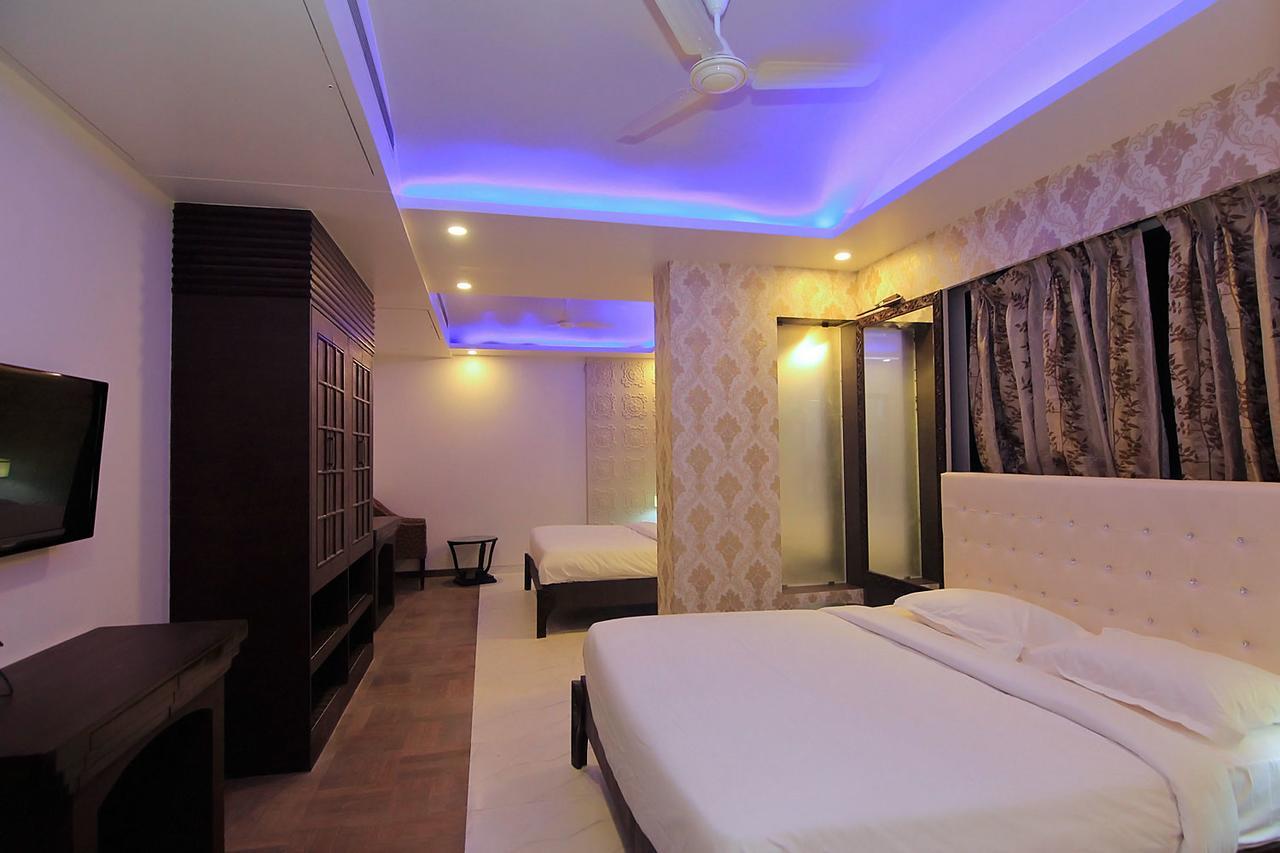 Hotel Sai Dharam Palace Shirdi Εξωτερικό φωτογραφία