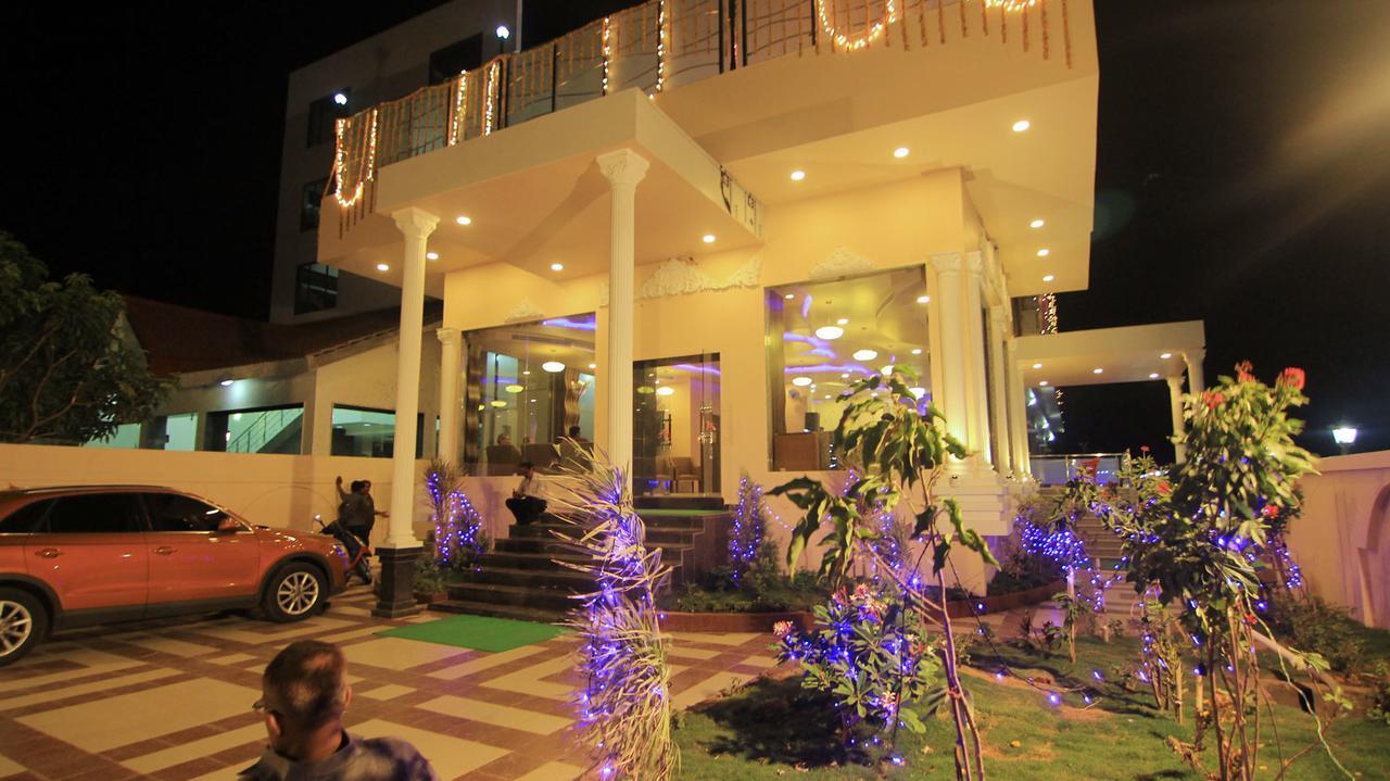 Hotel Sai Dharam Palace Shirdi Εξωτερικό φωτογραφία