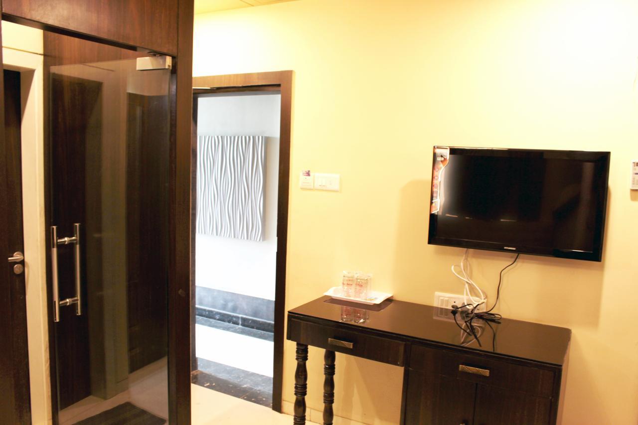 Hotel Sai Dharam Palace Shirdi Εξωτερικό φωτογραφία